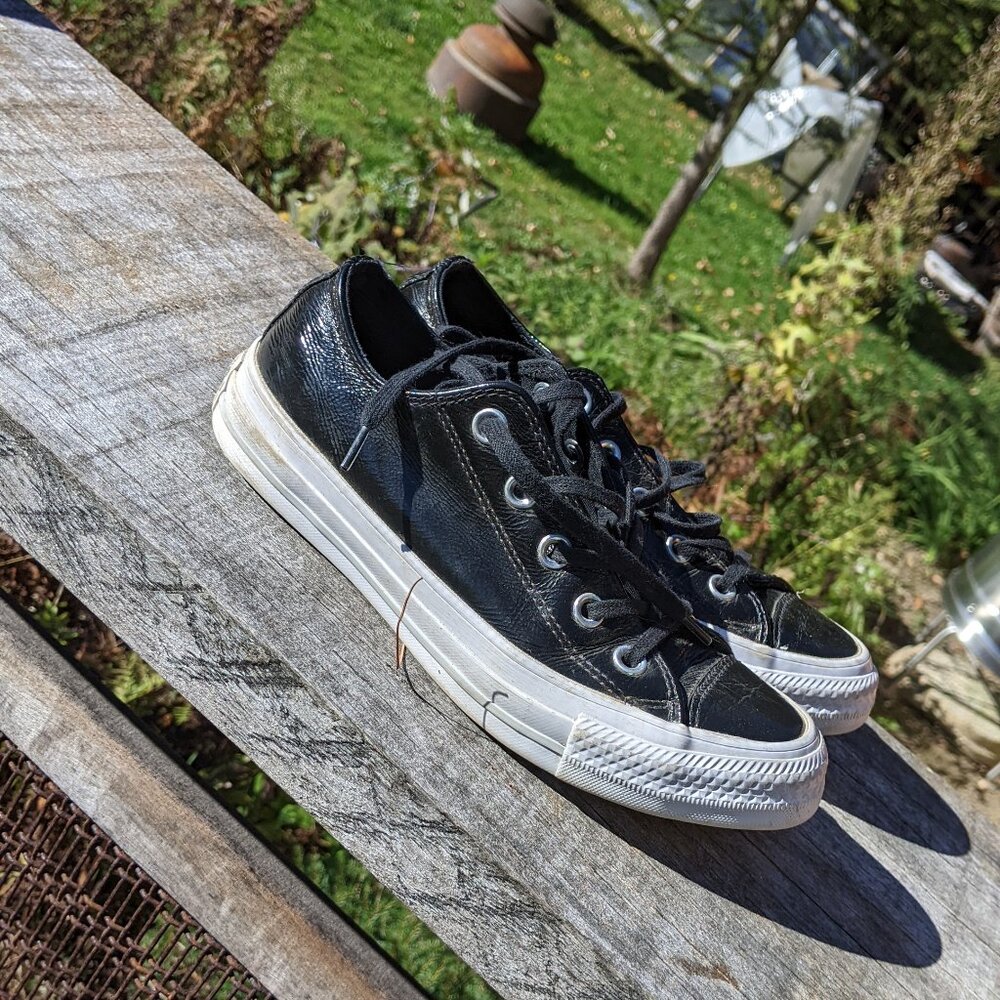 Patent leather Converse all stars black